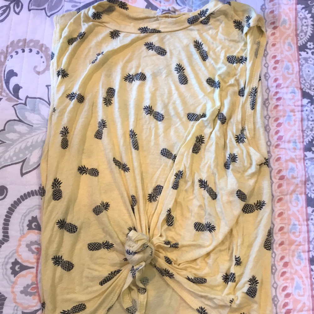 Yellow pineapple tank